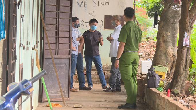 Từ tiếng gào khóc của bé 1 tuổi, phát hiện mẹ tử vong trong phòng trọ