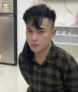 lừa bạn vô nhà nghỉ cho uống thuốc mê rồi cướp tài sản