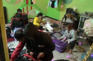 8 thiếu nữ bị lột đồ chích điện, đánh đập và ép bán dâm