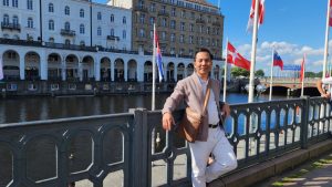 Luật sư Mai Tiến Luật thăm châu âu