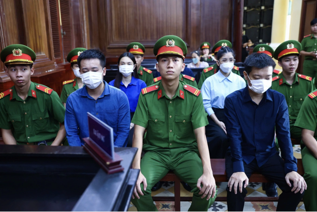 Hoa hậu Thùy Tiên, Hằng Du Mục, Quang Linh Vlogs nhận mức án 2 năm tù