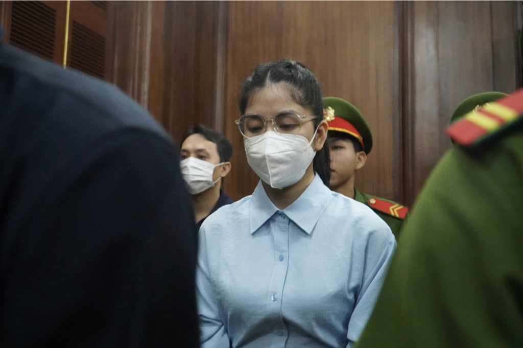 Hoa hậu Thùy Tiên, Hằng Du Mục, Quang Linh Vlogs nhận mức án 2 năm tù