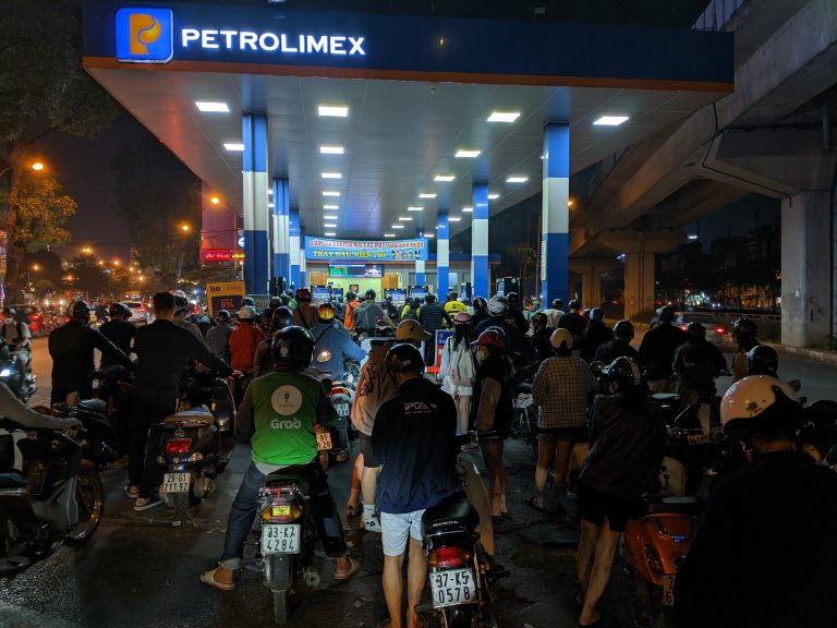 Chính phủ giảm thuế nhập khẩu một số mặt hàng xăng dầu xuống 0% đến ngày 30/4/2026 (Nguồn: Internet)